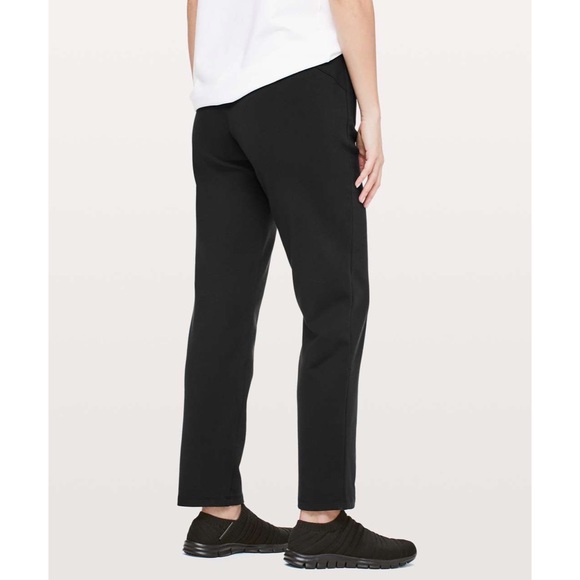 Lululemon On The Move Pant in Black - Picture 3 of 8